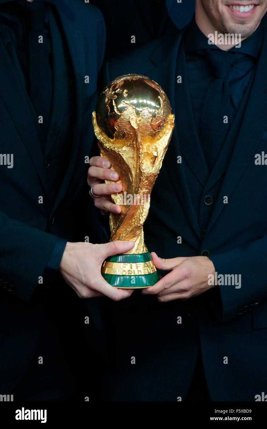 Pokal - Premiere des film ueber den gewinn der Fussball Weltmeisterschaft 2014 'Die Mannschaft', il Sony Center, 10. Novembre 2014 Foto Stock
