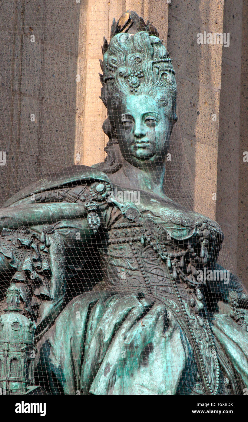 Skulptur/ Buest von Sophie Charlotte auf dem Charlottenburger Tor, Berlin-Tiergarten/ Charlottenburg. Foto Stock