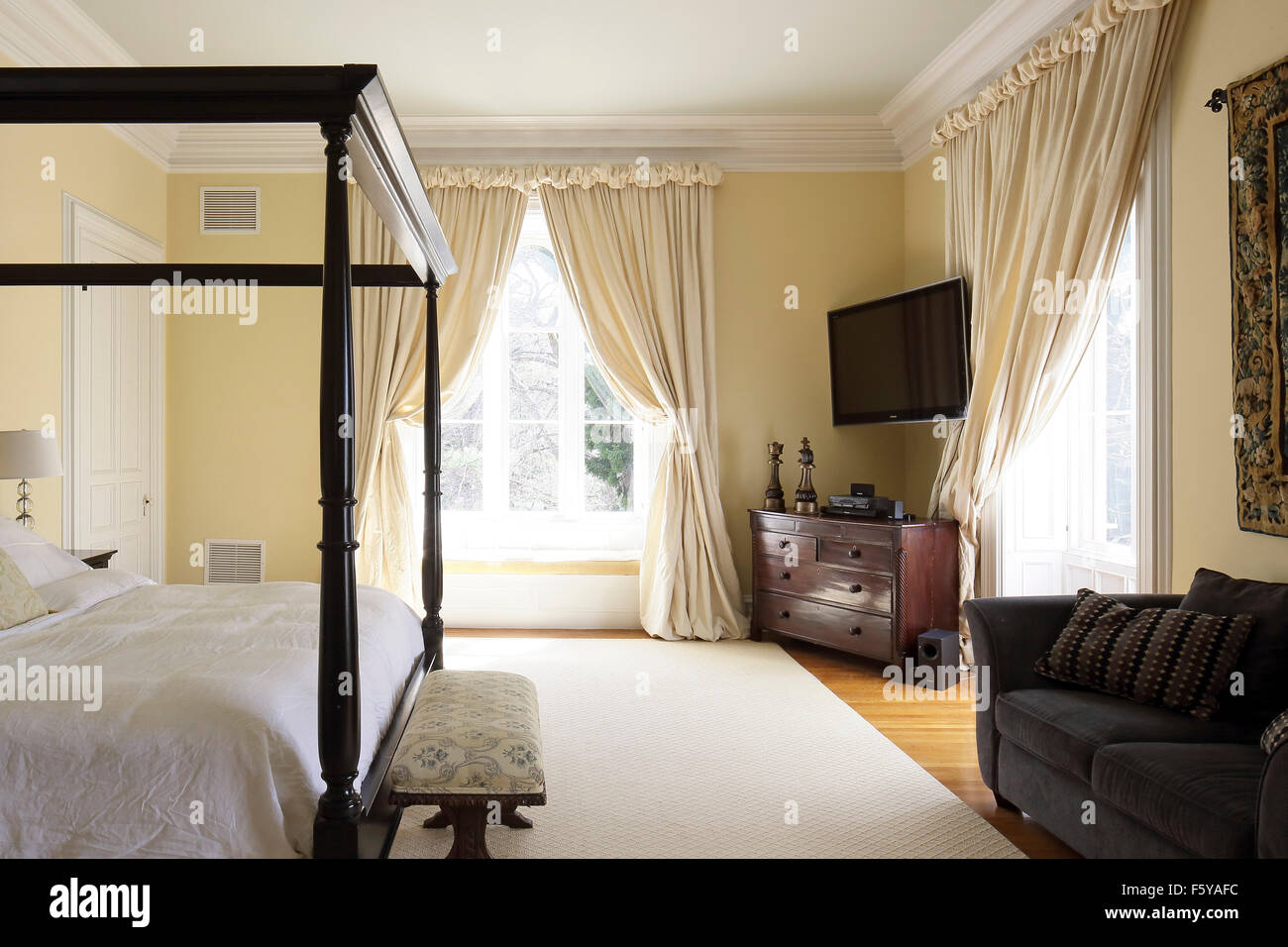 Camera da letto matrimoniale con vista. Superiore (secondo piano). Luogo di Clifton, Irvington, Stati Uniti. Architetto: Detlef Lienau, 1852. Foto Stock