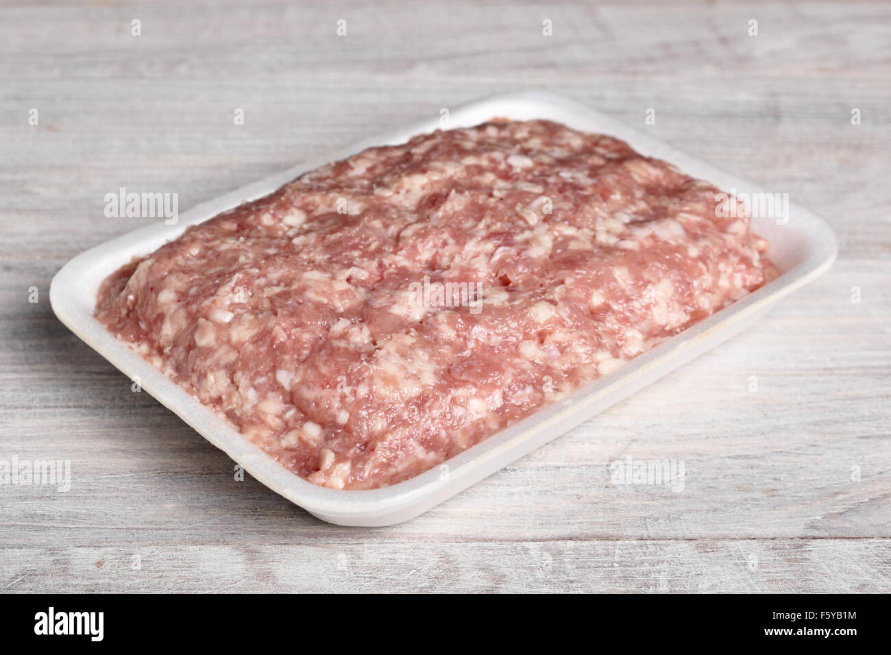 Pollo di massa in polistirolo vassoio per alimenti Foto Stock