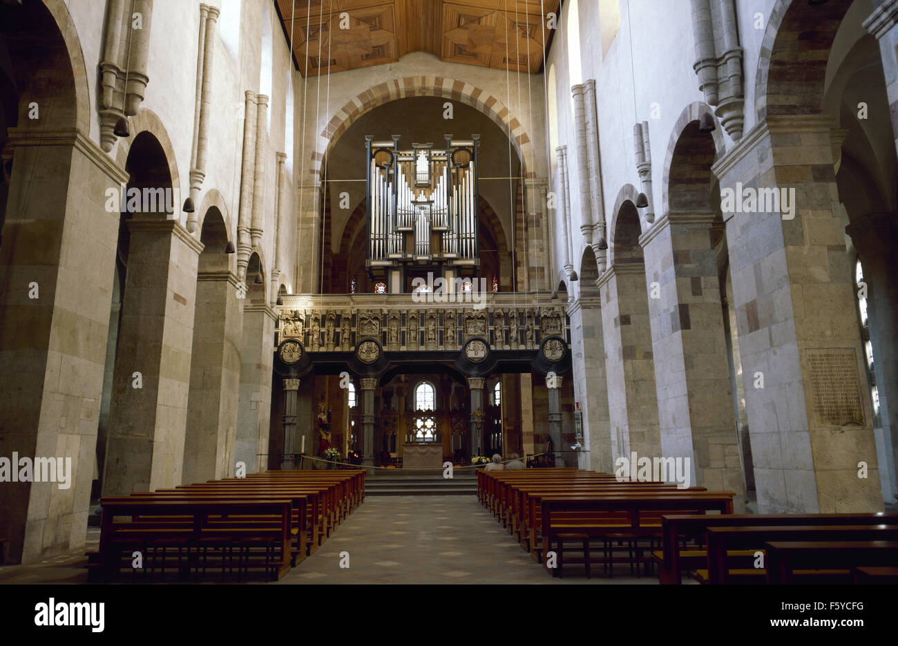 Germania. Colonia. Chiesa di Santa Maria in Campidoglio. Xi secolo. Romanico. Navata centrale. Foto Stock