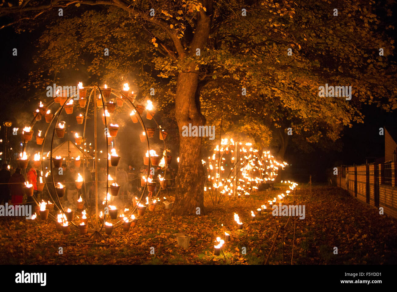 Il Diwali luce 'switch sull' su Belgrave Road, Leicester. Il Festival della luce attira verso l'alto di 35 mila persone. Foto Stock