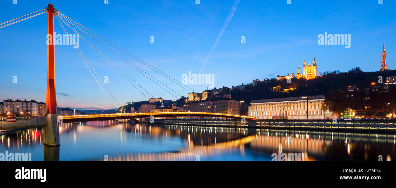 Vista panoramica del fiume Saone al tramonto, Lione, Francia. Foto Stock