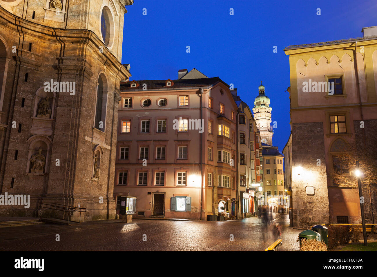 La Cattedrale di San Giacomo e le strade di Innsbruck Foto Stock