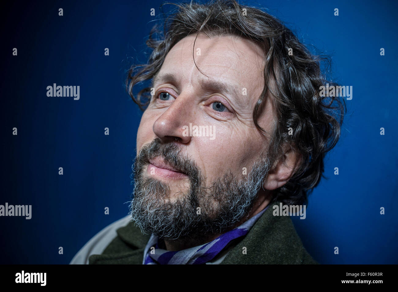 Dan Pearson giardino , giardino scrittore designer formatosi presso il giardino RHS Wisley e i Royal Botanic Gardens, Kew. Dan ha iniziato la sua carriera professionale come un giardino e paesaggista nel 1987, ed è stato uno dei primi operatori contemporanea di carattere naturalistico perenne di piantare nel Regno Unito. Dan è stato un giornale settimanale il giardinaggio editorialista per oltre 14 anni ed è stato coautore del giardino essenziale prenotare con Sir Terence Conran e autore del giardino: un anno a casa fattoria, spirito: ispirazione giardino e terreno di casa: Santuario della città. Egli ha progettato cinque premiati Chelsea Flower Foto Stock