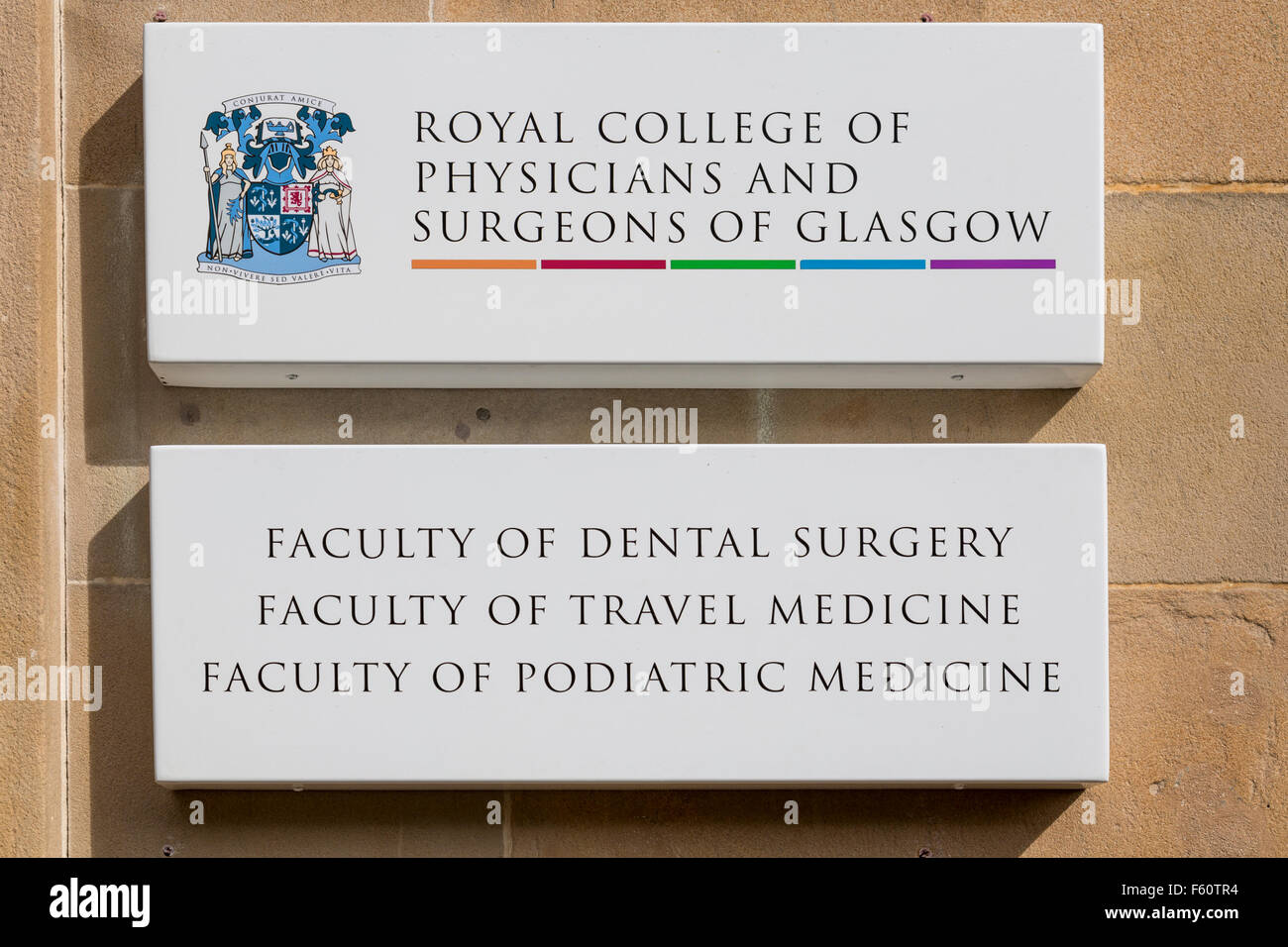 Royal College di medici e chirurghi del segno di Glasgow, Glasgow, Scotland, Regno Unito Foto Stock