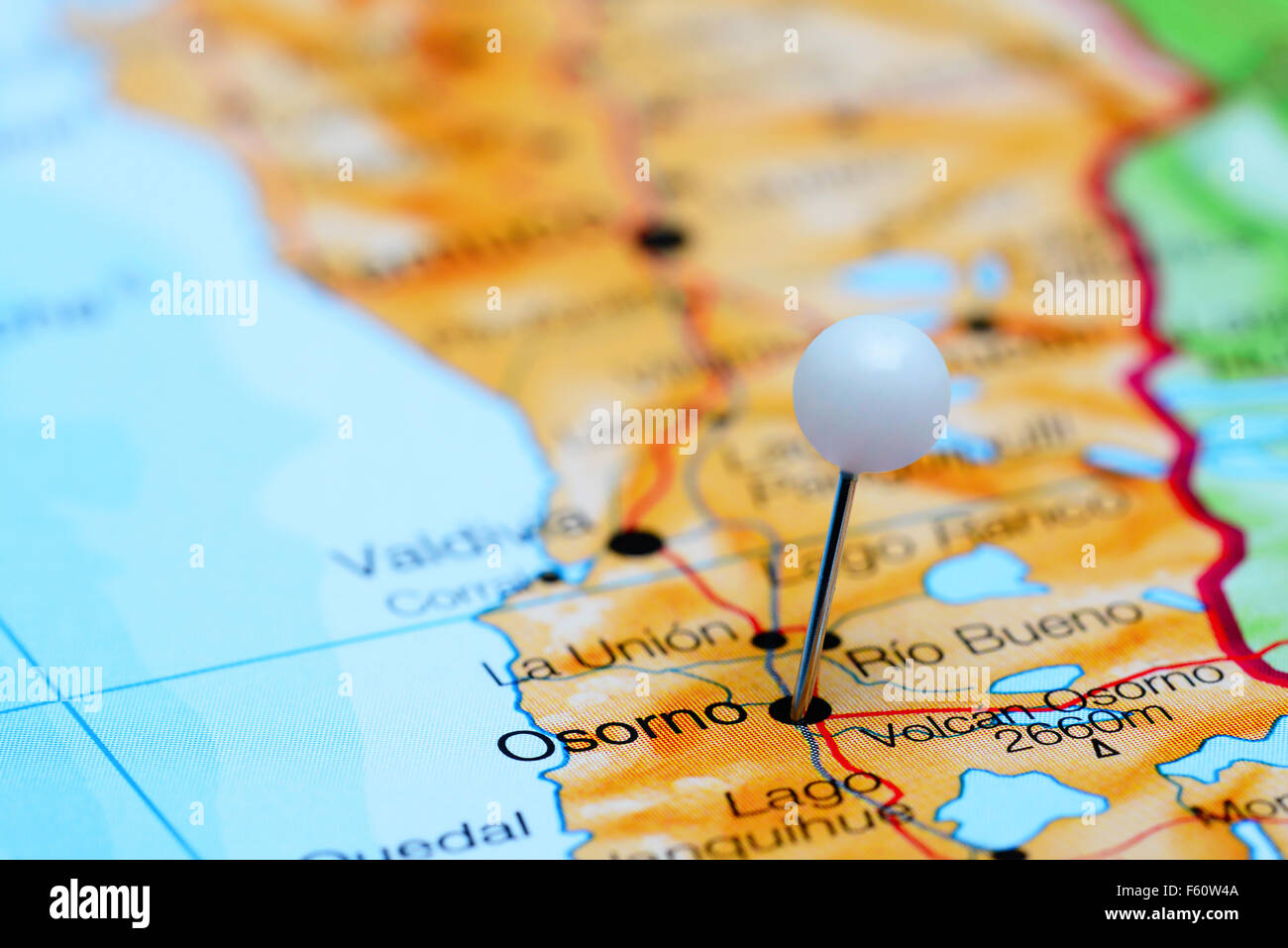 Osorno e imperniata su una mappa del Cile Foto Stock