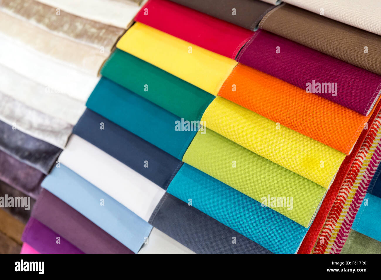 Multicolore di campioni di tessuti differenti Foto Stock