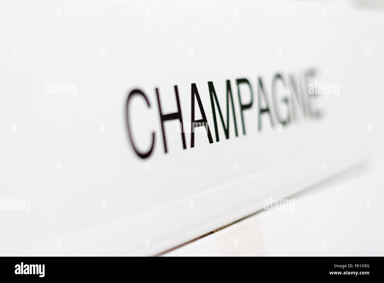 Una chiusura di una scatola di champagne in un vigneron locali in Champagne Francia Foto Stock
