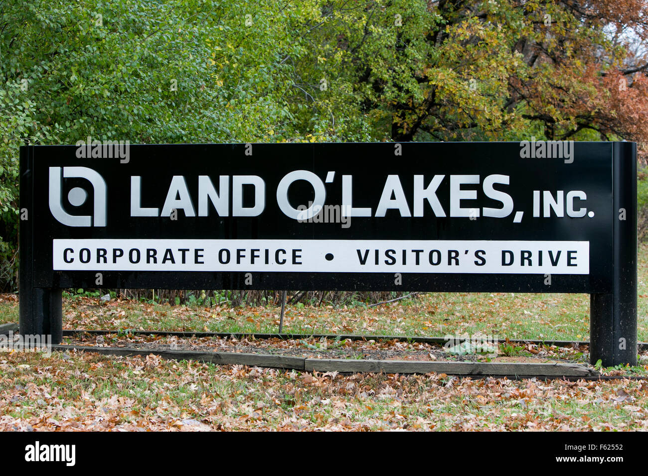 Un logo segno al di fuori della sede di terra O'Laghi, Inc., in Arden Hills, Minnesota il 24 ottobre 2015. Foto Stock