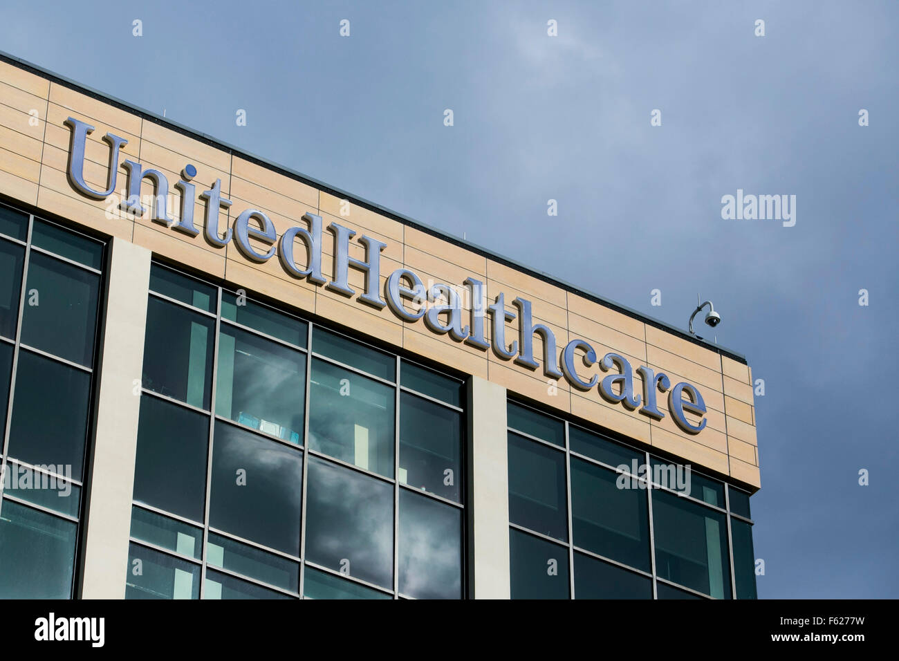 Un logo segno al di fuori della sede della UnitedHealthcare in Minnetonka, Minnesota il 25 ottobre 2015. Foto Stock