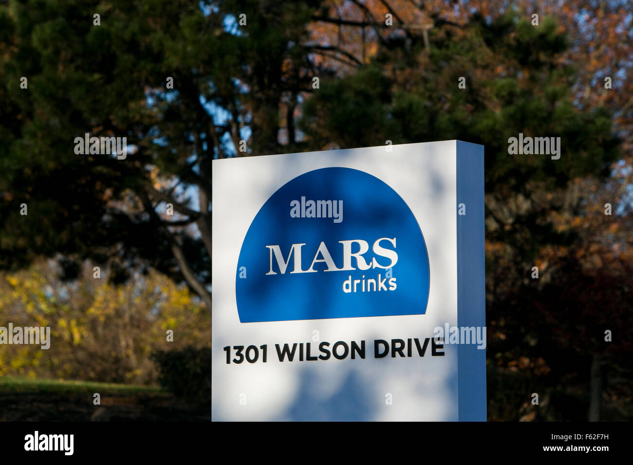 Un segno del logo al di fuori di una struttura occupata da Marte bevande in West Chester, Pennsylvania il 8 novembre 2015. Foto Stock