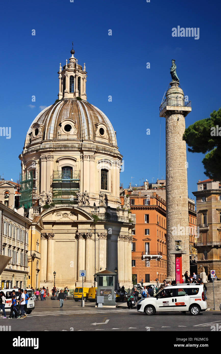 La Colonna di Traiano (colonna Traiani) nel Foro di Traiano (mercato), Roma, Italia. Foto Stock