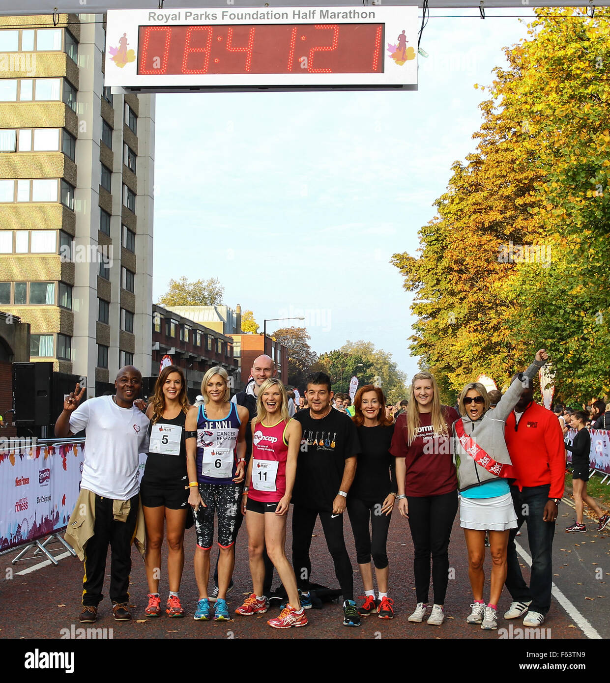 Royal Parks Foundation Half Marathon 2015 nell'Hyde Park di Londra con: Vas Blackwood, Charlie Webster, Jenni Falconer, Jo Whiley, John Altman, Diana Marchmant, Rebecca Adlington, Emily Maitlis, Derek Redmond dove: Londra, Regno Unito quando: 11 Ott Foto Stock