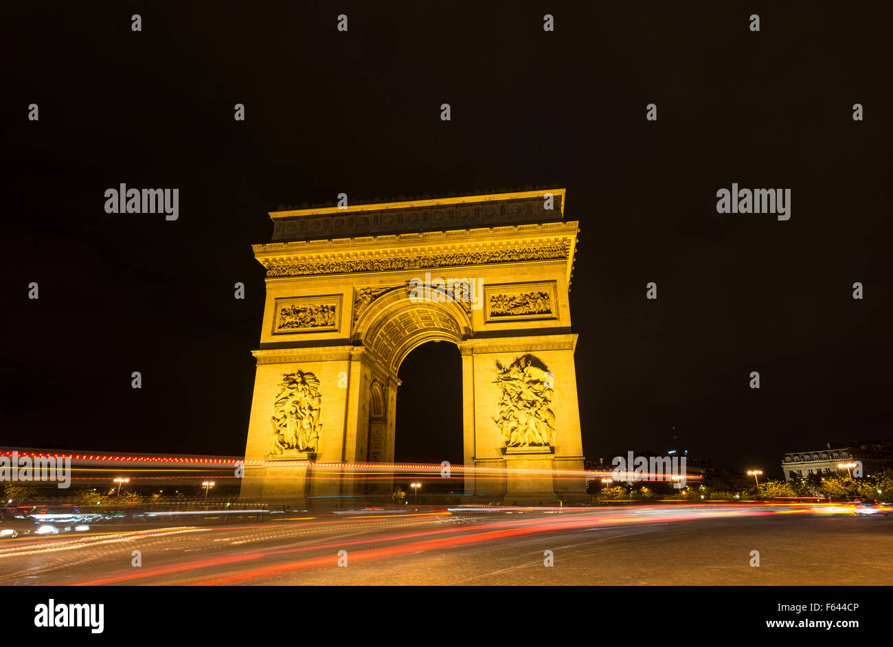 Arco Trionfale, Arc de Triomphe di notte, percorsi di luce, Place Charles de Gaulle di Parigi e dell' Ile-de-France, Francia Foto Stock