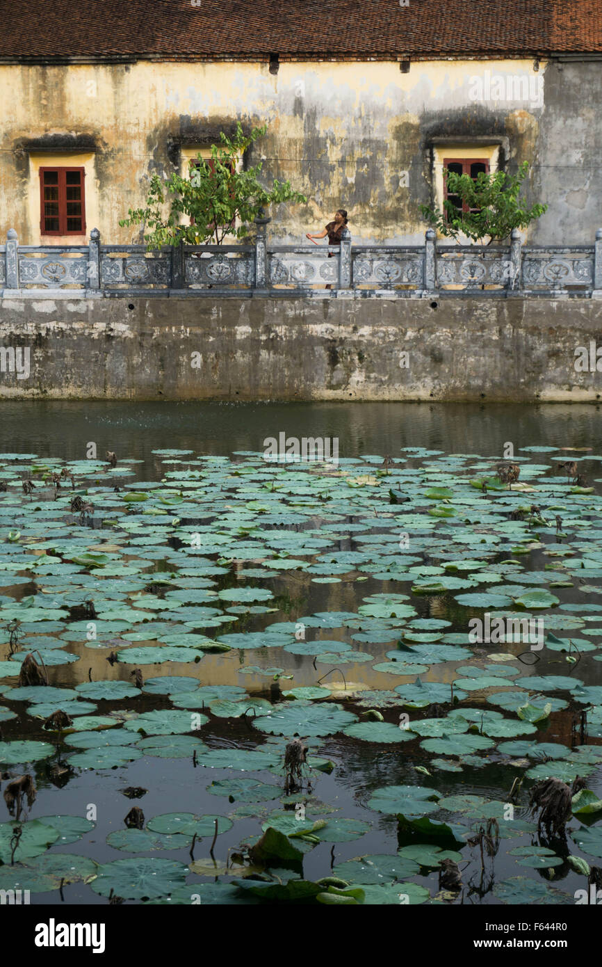 Hanoi, Vietnam: Vista della parete esterna di antiche Kim Lien Pagoda complesso. Foto Stock