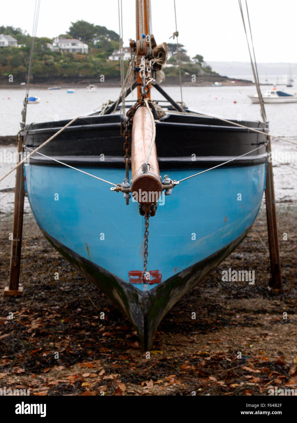 Bompresso su una piccola barca a vela, Cornwall, Regno Unito Foto Stock