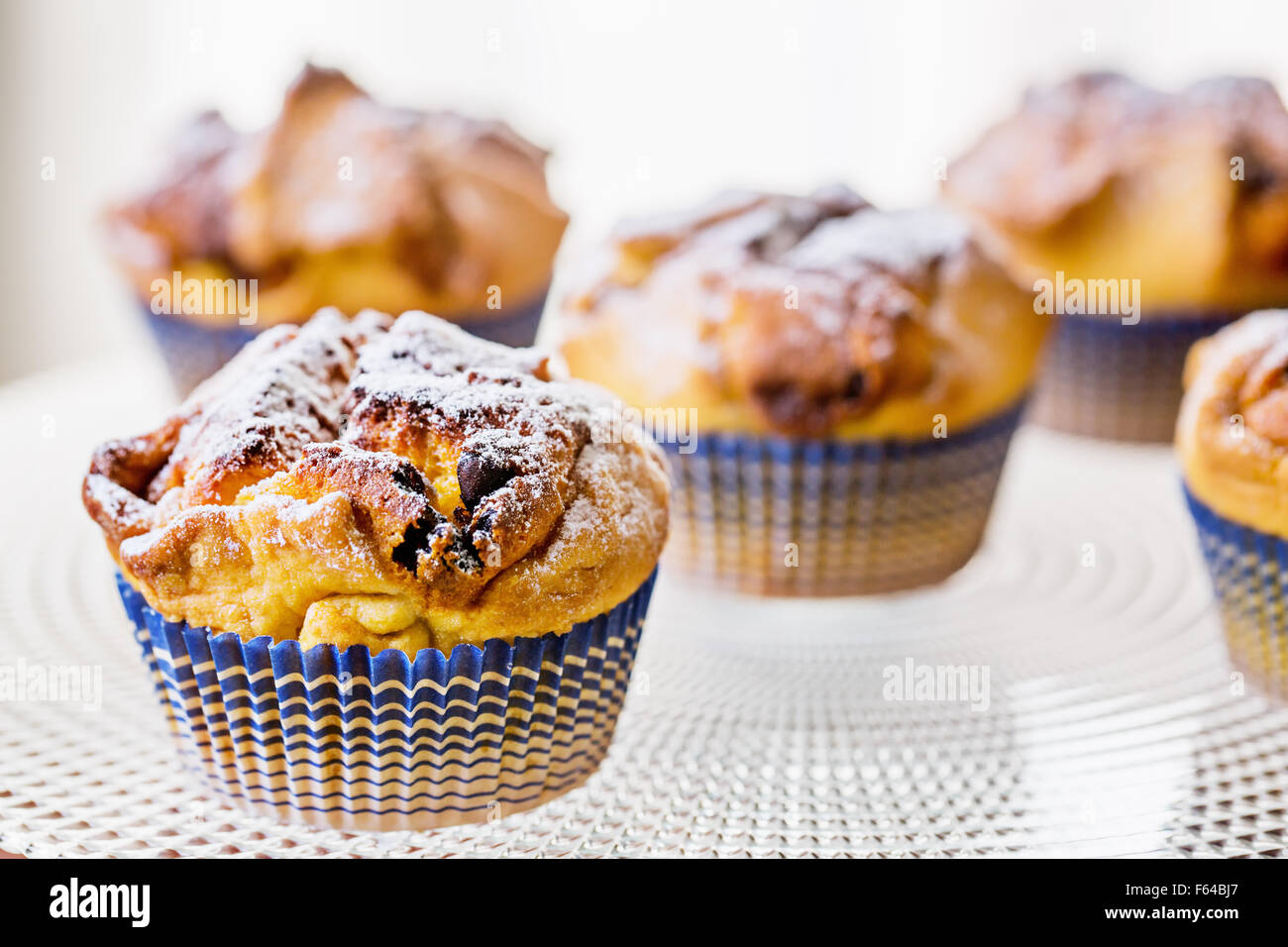 Il 'Soffioni alla ricotta' sono un dolce tipico di Abruzzo. Semplice da preparare il ripieno di ricotta li rende molto morbida. Foto Stock