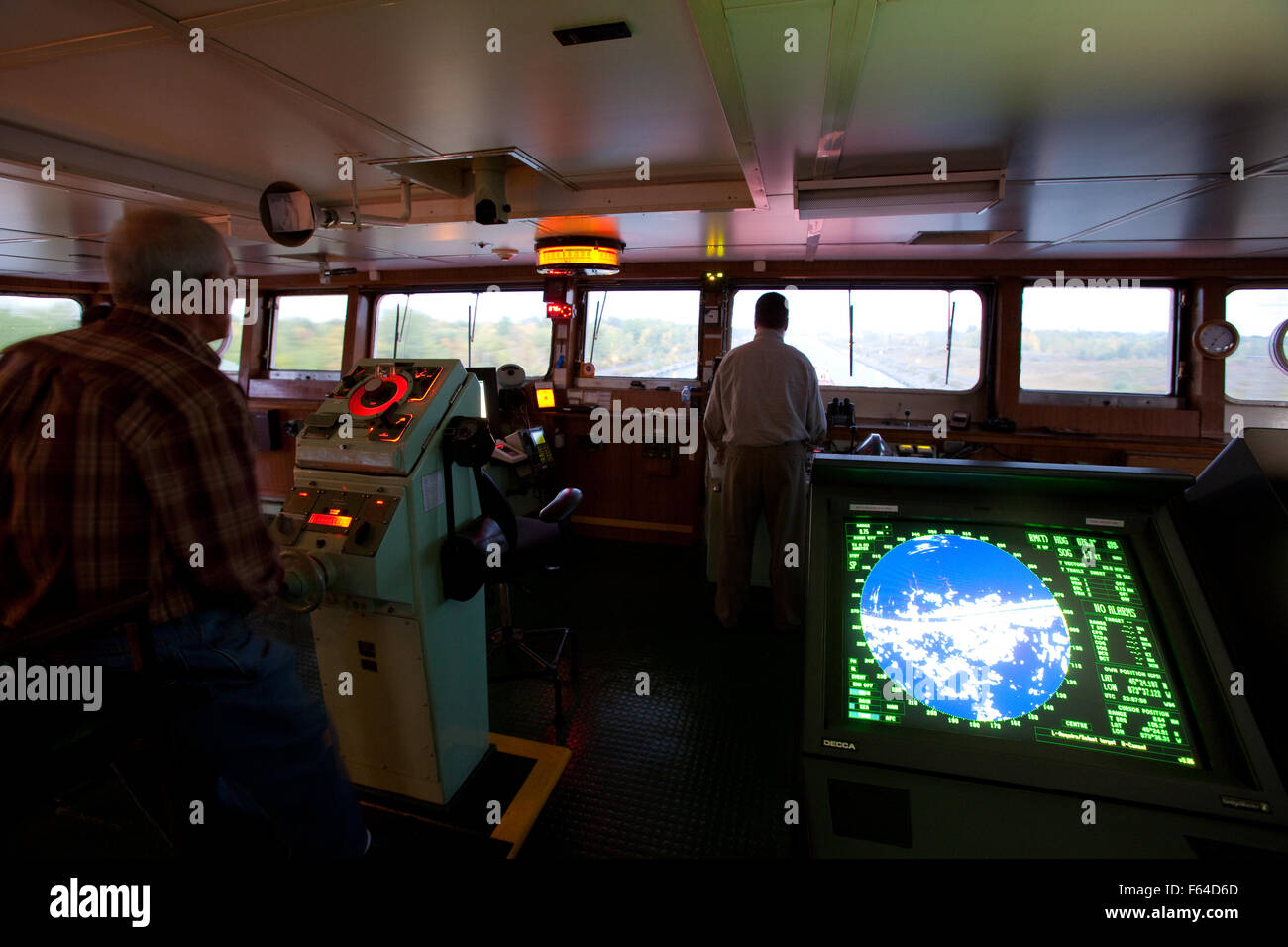 Su una nave Laker sui grandi laghi di notte vista ponte Foto Stock