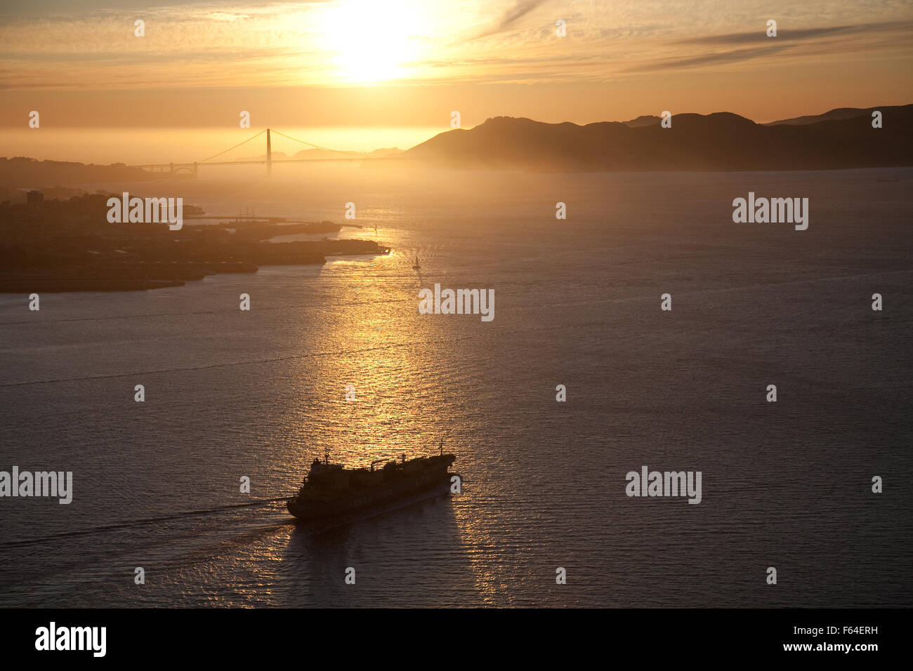 Nave a vela al San Francisco Bay vista aerea Foto Stock