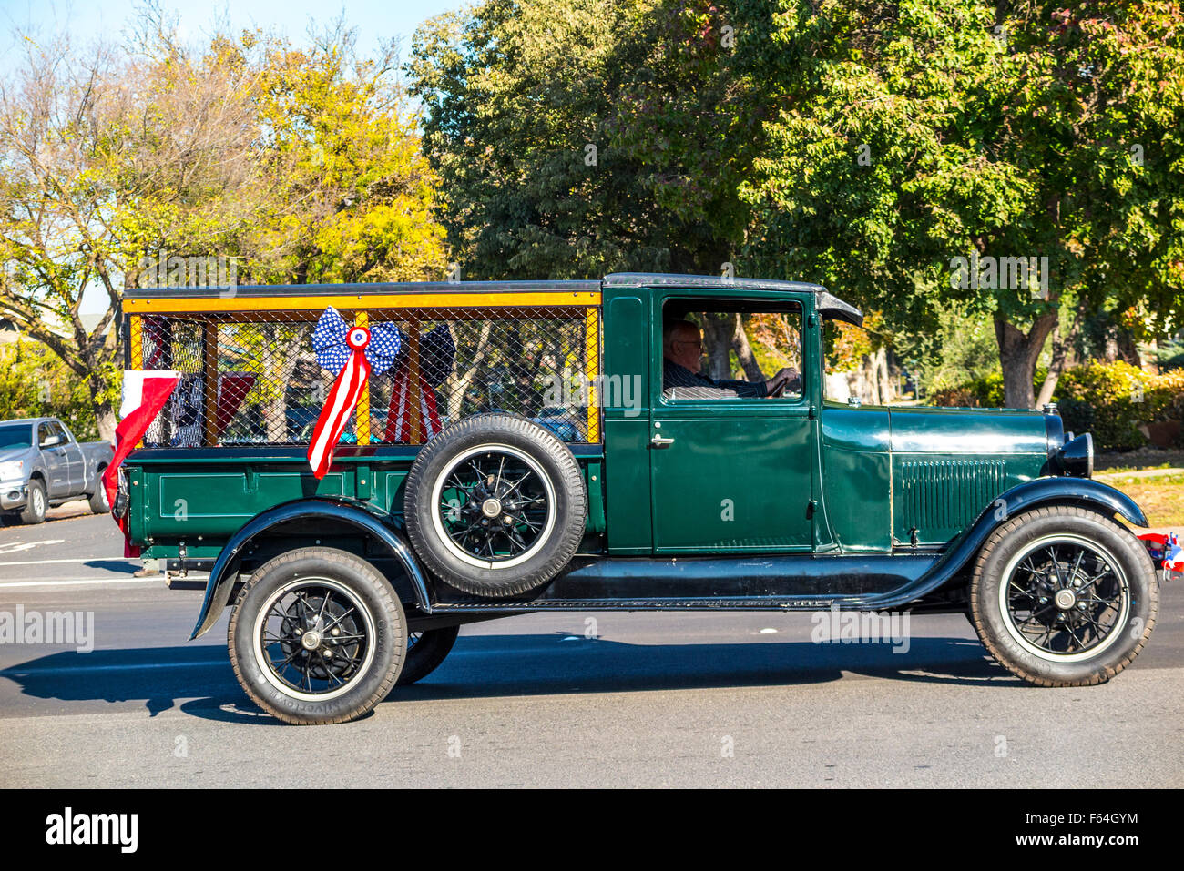 Un modello di Ford un carrello in corrispondenza del 2015 Modesto California veterani parata del giorno Foto Stock