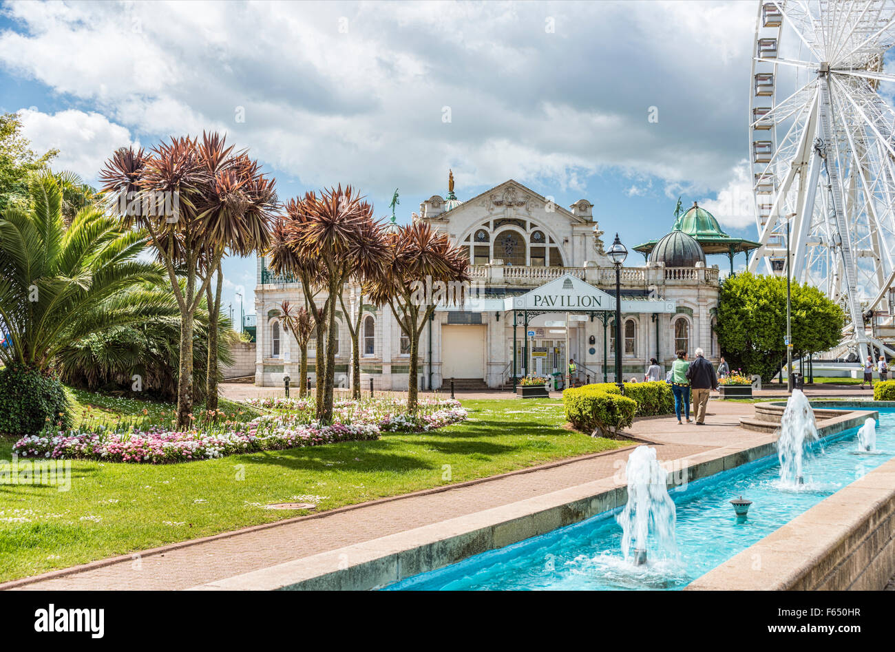 Pavilion e Big Wheel al Porto di Torquay, Torbay, Inghilterra, Regno Unito Foto Stock