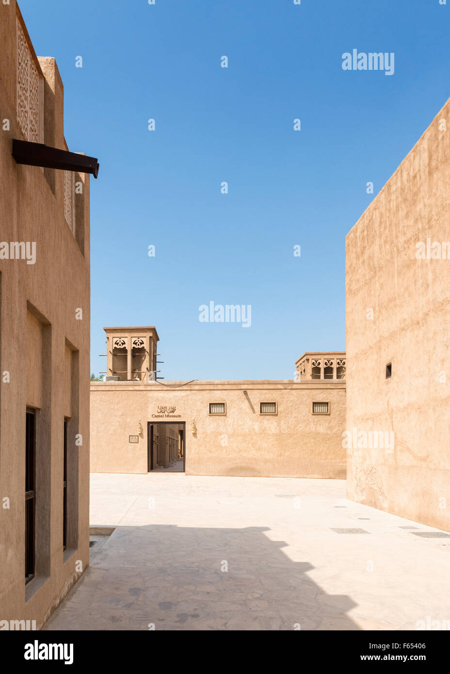Camel musei ed edifici storici in area patrimonio al Shindagha,Dubai Emirati Arabi Uniti Foto Stock