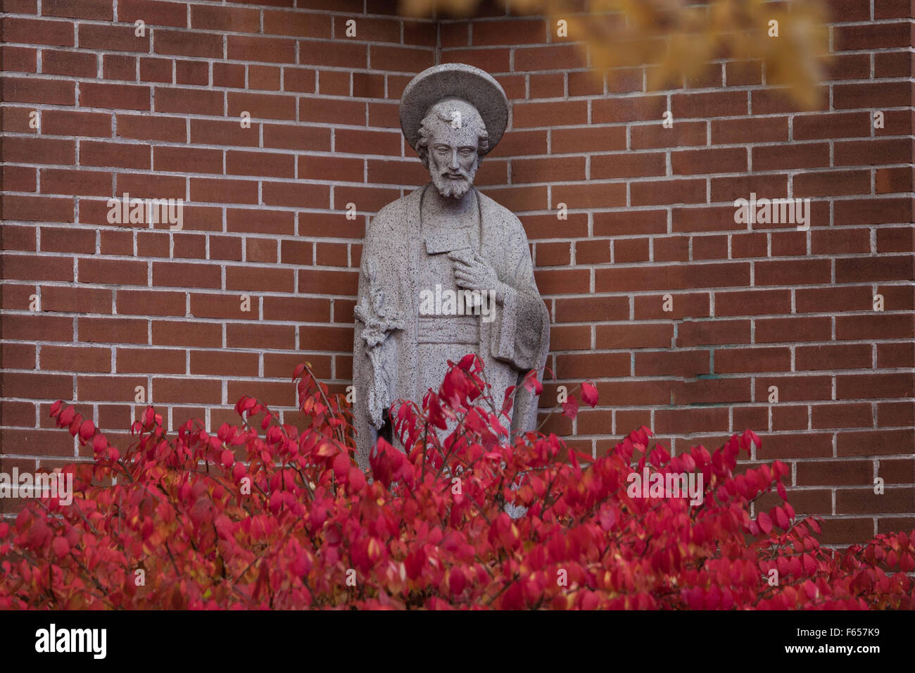 Statua di San Giuseppe nel parco di San Francesco in Assisi San Lambert Foto Stock