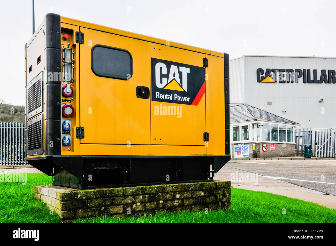 L'Irlanda del Nord. 12 Novembre, 2015. Caterpillar in fabbrica Monkstown, Newtownabbey, precedentemente FG Wilson, annunciare la perdita di 100 posti di lavoro su tre siti in Irlanda del Nord. Credito: Stephen Barnes/Alamy Live News Foto Stock