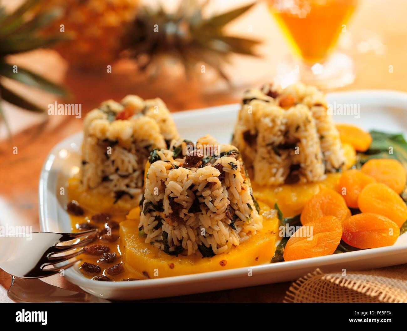 Nottolini di riso con ananas Foto Stock