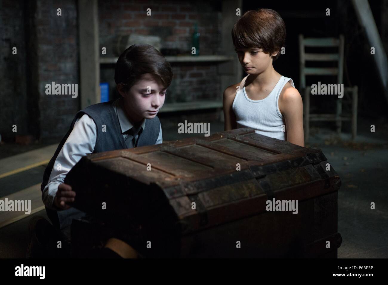 Sinister 2 Anno : 2015 USA Direttore : Ciaran Foy Lucas Zumann giada, Robert Daniel Sloan Foto Stock