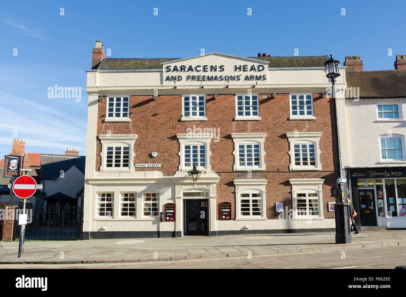 Saracens Head e bracci di Massoni public house nel centro di Dudley, West Midlands Foto Stock