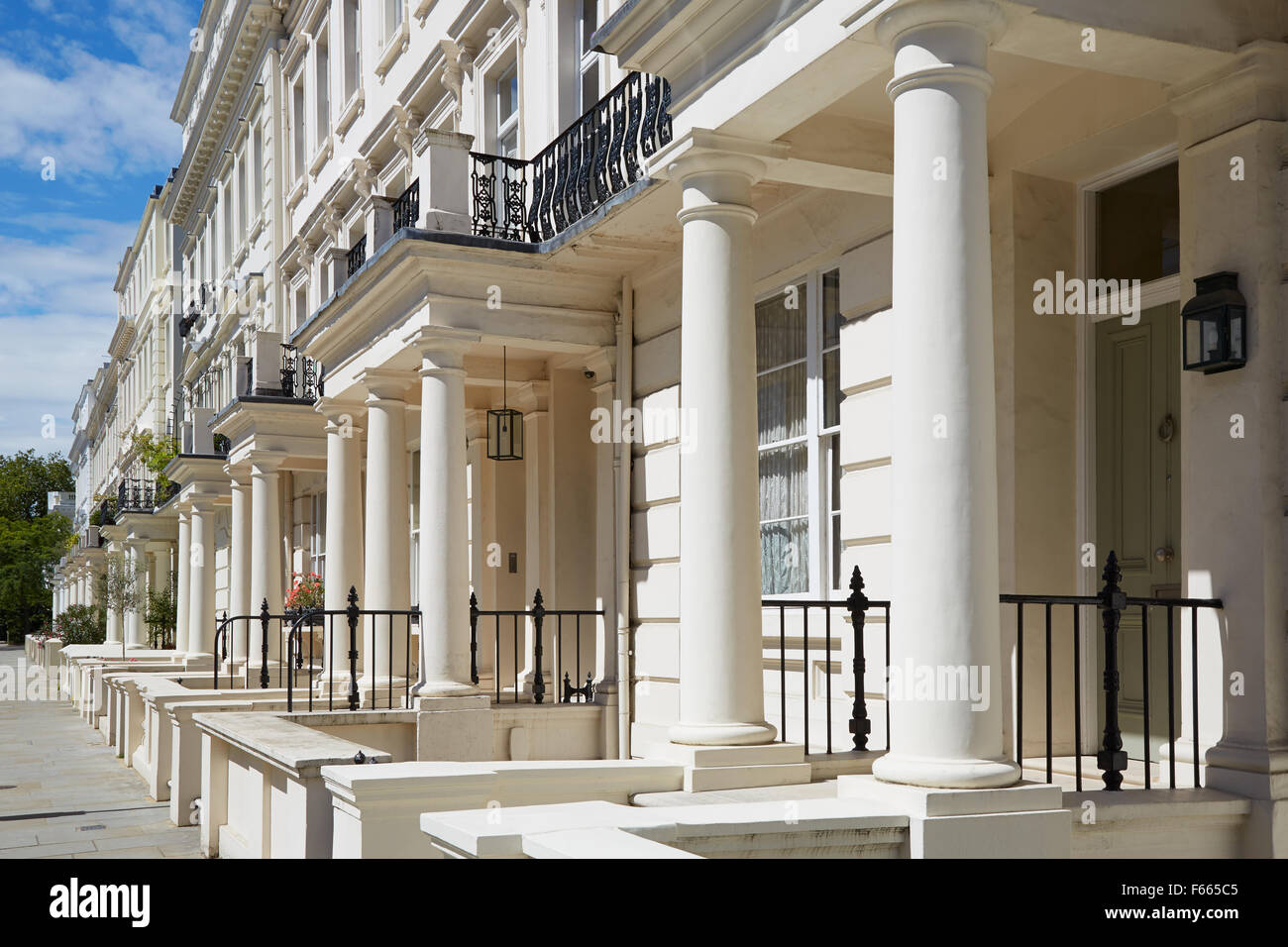White case di lusso di facciate in Londra, in prospettiva Foto Stock