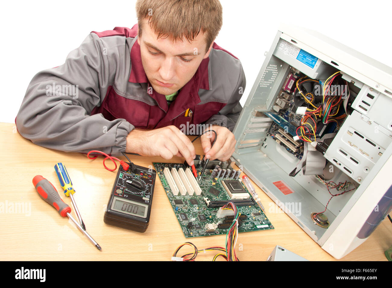 Computer Support Engineer. Isolato su bianco Foto Stock