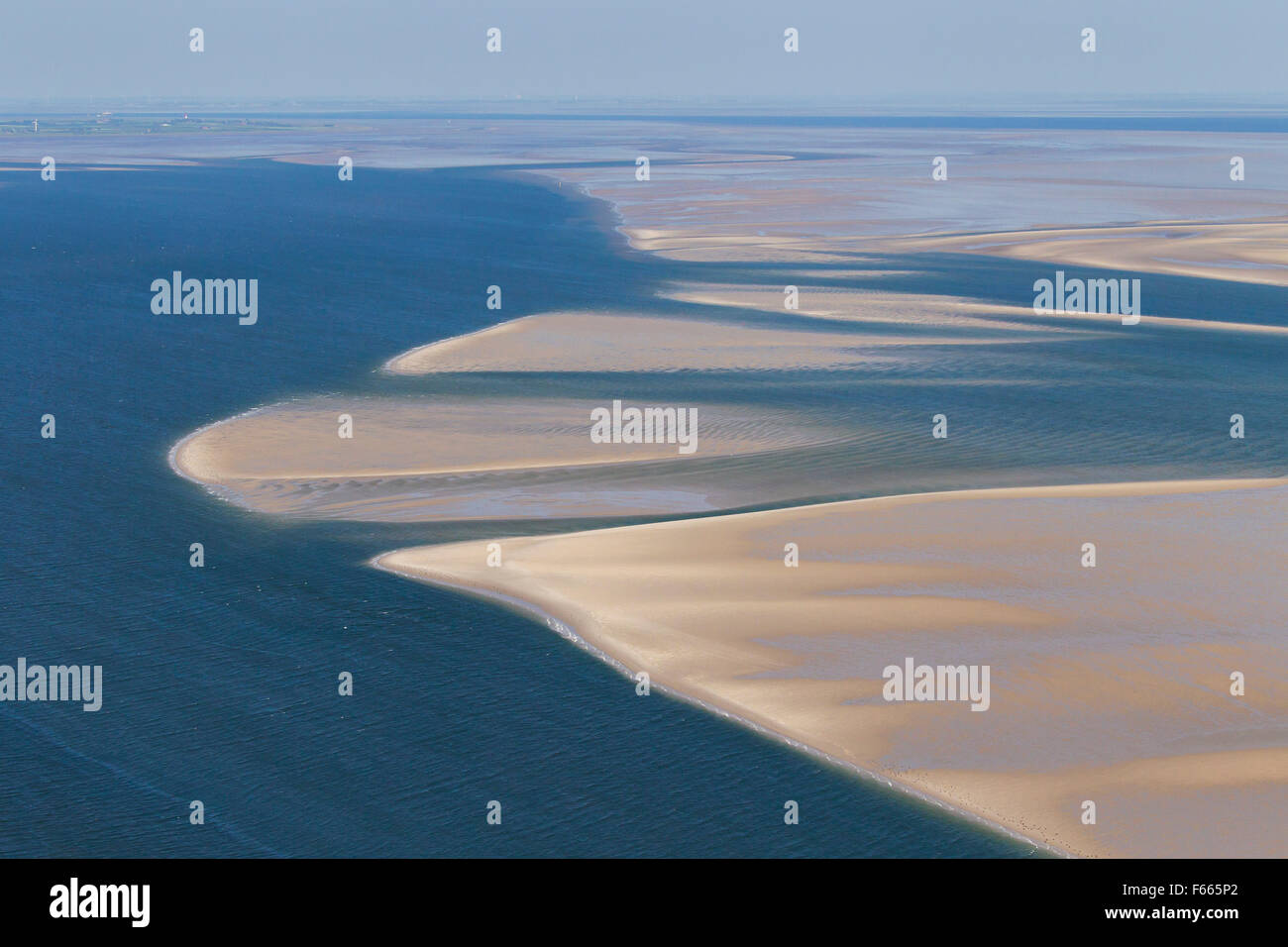 Vista aerea di velme di marea a Schleswig-Holstein il Wadden Sea National Park, Germania Foto Stock