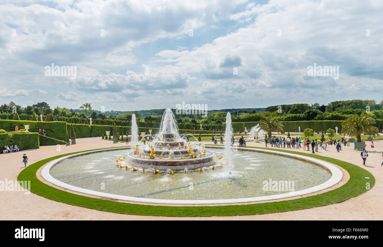 Latona fontana nei giardini di Versailles, palazzo di Versailles, Sito Patrimonio Mondiale dell'UNESCO, Yvelines, regione Ile-de-France Foto Stock