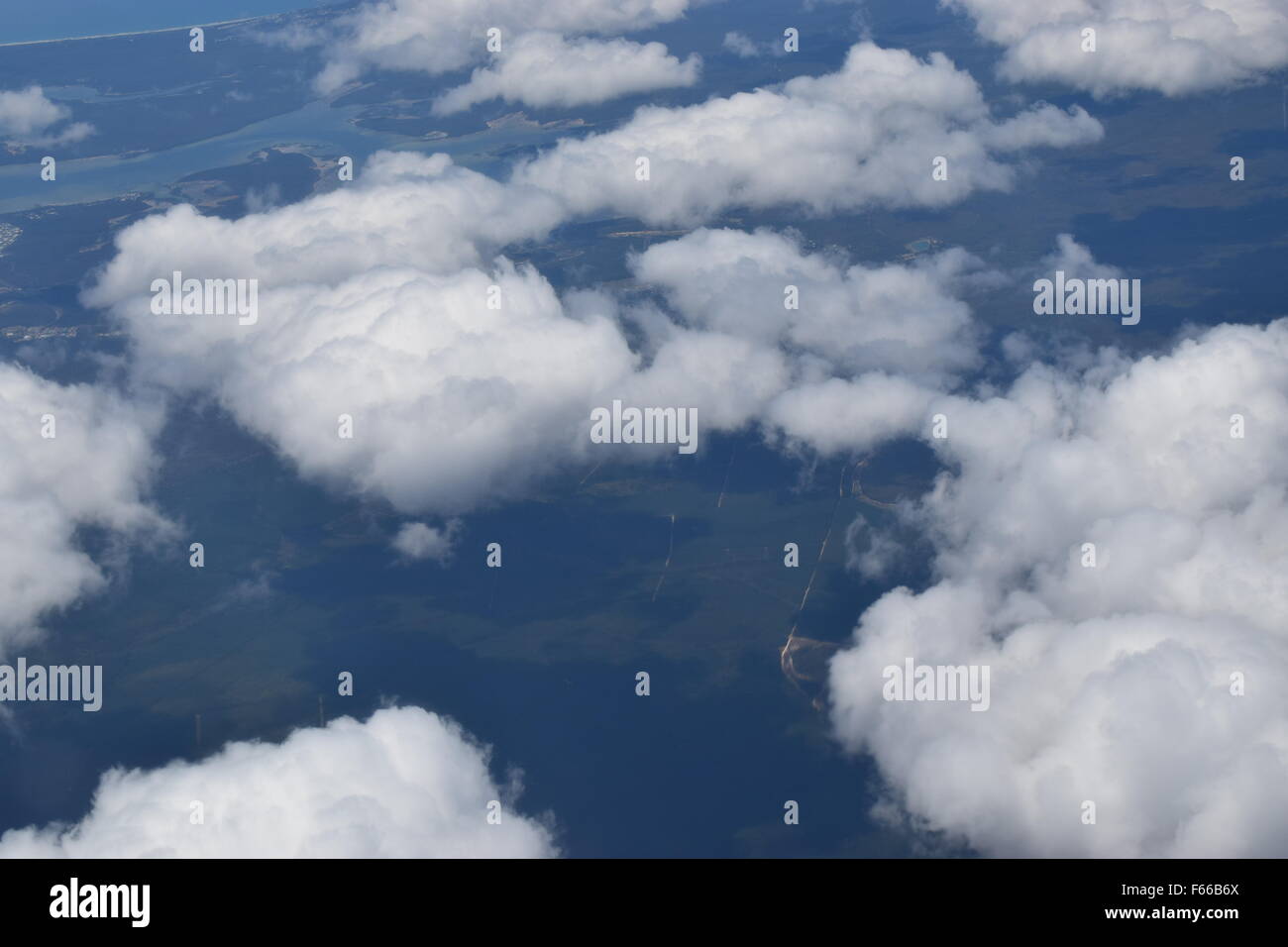 Foto aerea sopra le nuvole, sorvolando Queensland, Australia Foto Stock