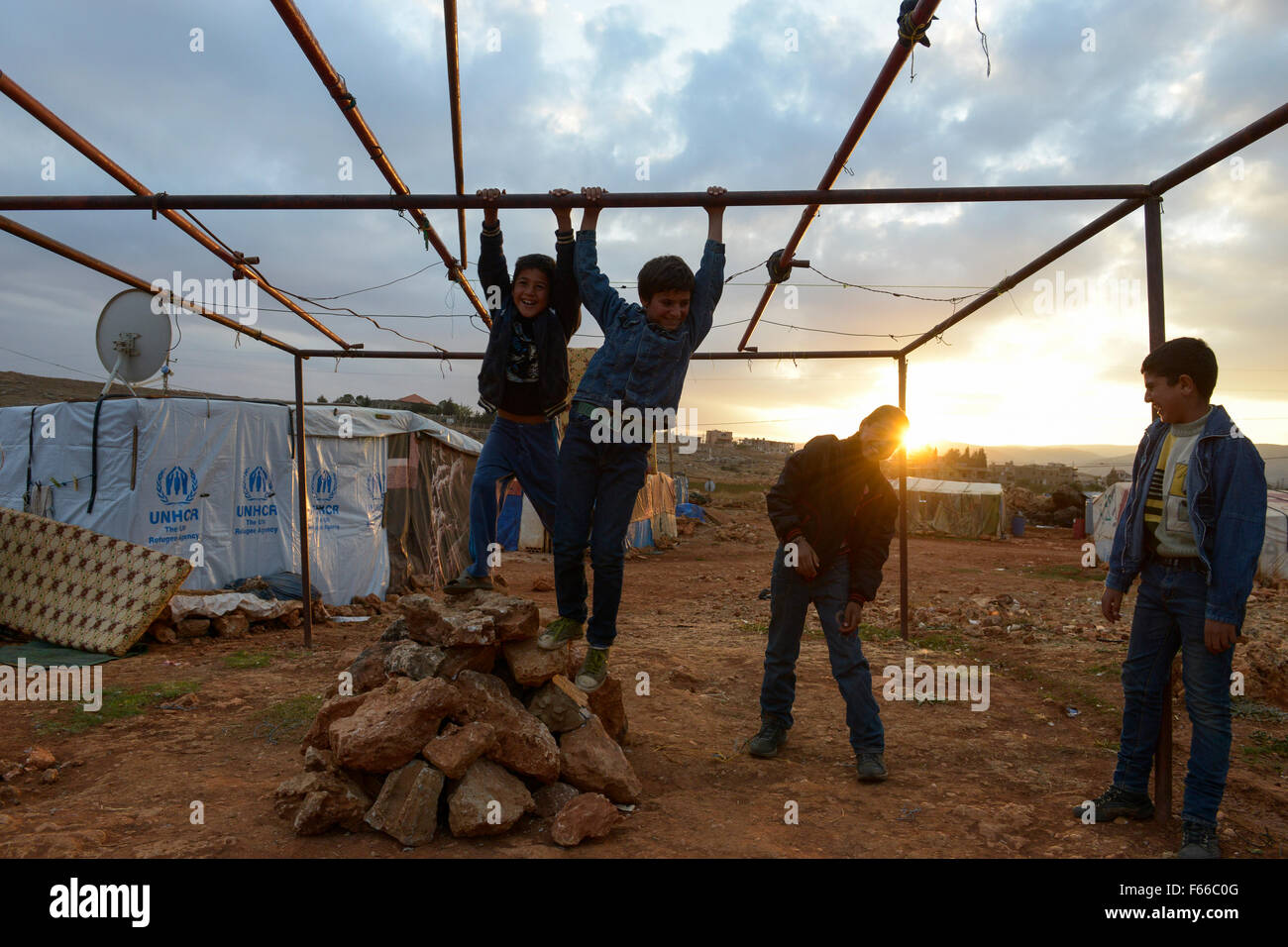 Il Libano Deir el Ahmad, campo per rifugiati siriano / LIBANON Deir el Ahmad, Camp fuer syrische Fluechtlinge am Dorfrand Foto Stock