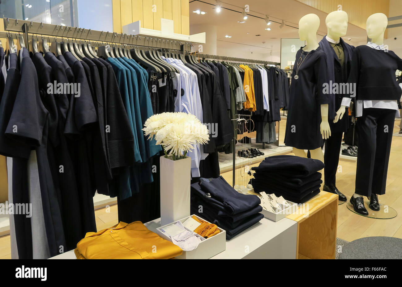 Cos clearance abbigliamento negozi