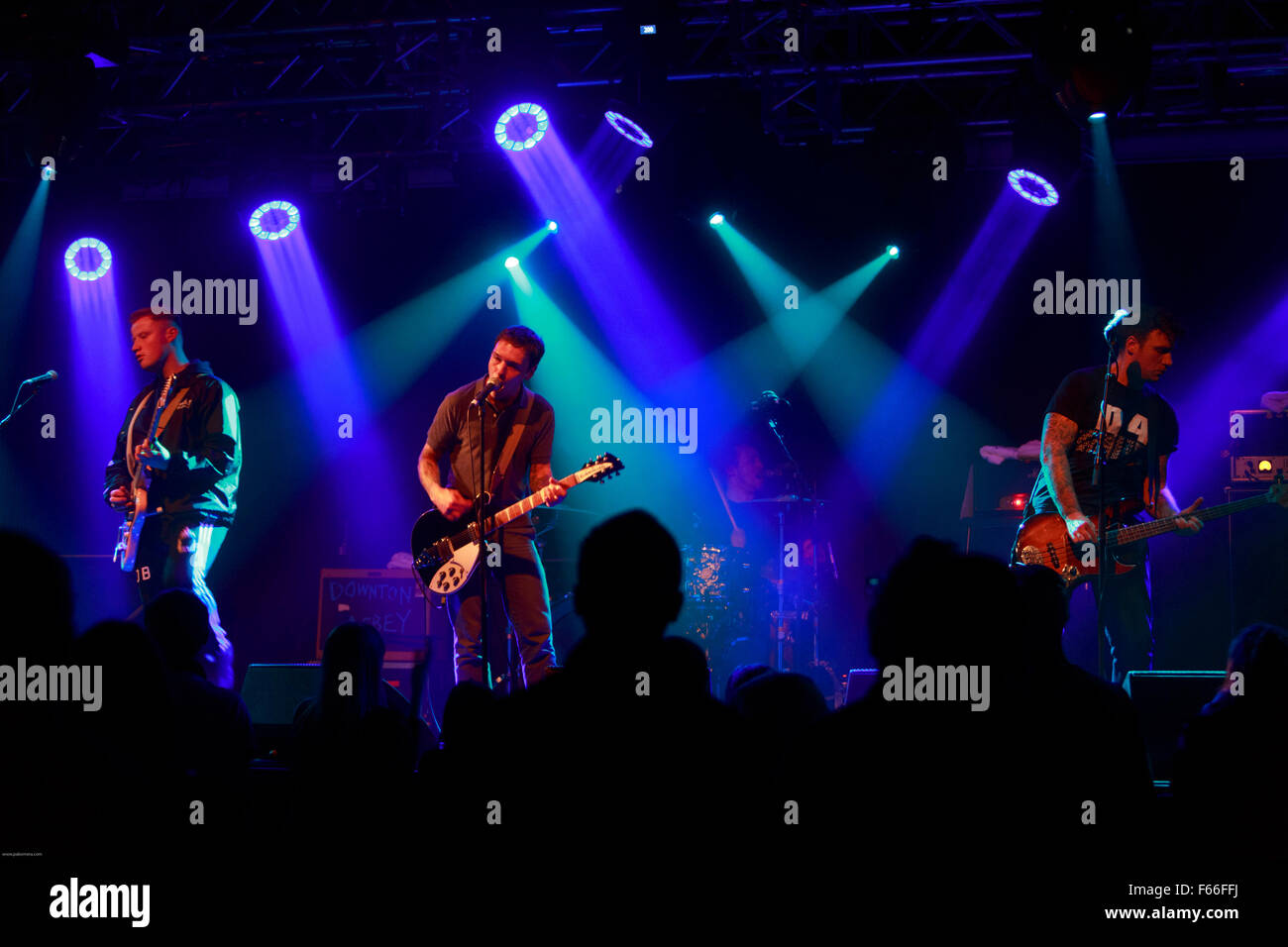 Edinburgh, Regno Unito. 12 novembre. L'Ordinary Boys eseguire nelle camere di liquido. Edimburgo. Pak@ Mera/Alamy Live News. Foto Stock