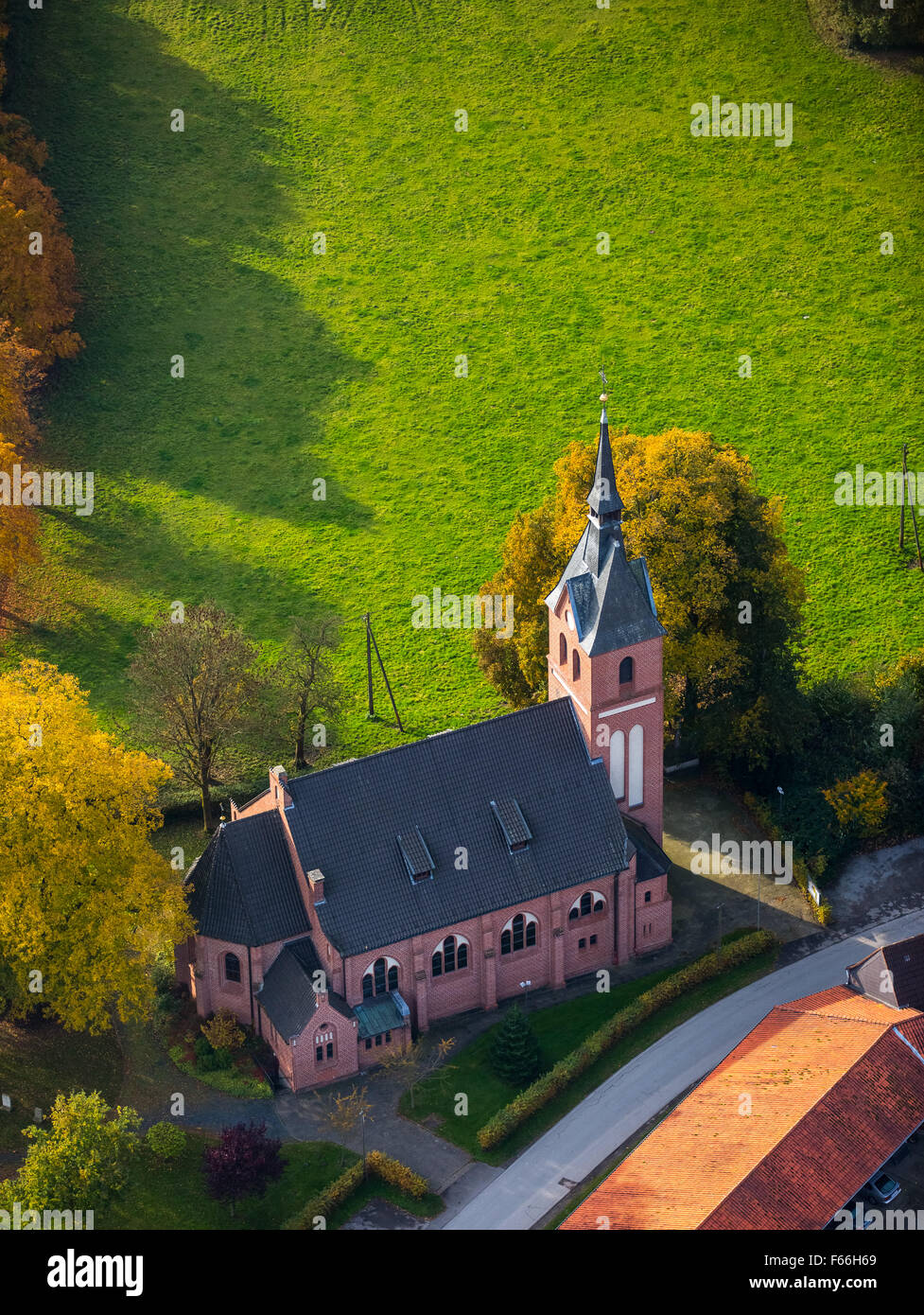 Chiesa Antonio di Padova in Geithe, Uentrop, In Geithe, Hamm, la zona della Ruhr, Renania settentrionale-Vestfalia, Germania, Europa vista aerea Foto Stock