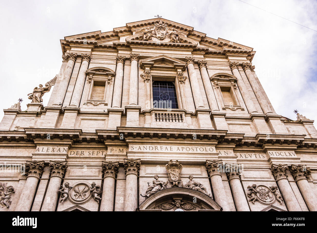 Roma città eterna, architettoniche, antichi monumenti ed edifici storici: la chiesa dedicata a Sant'Andrea della Valle Foto Stock