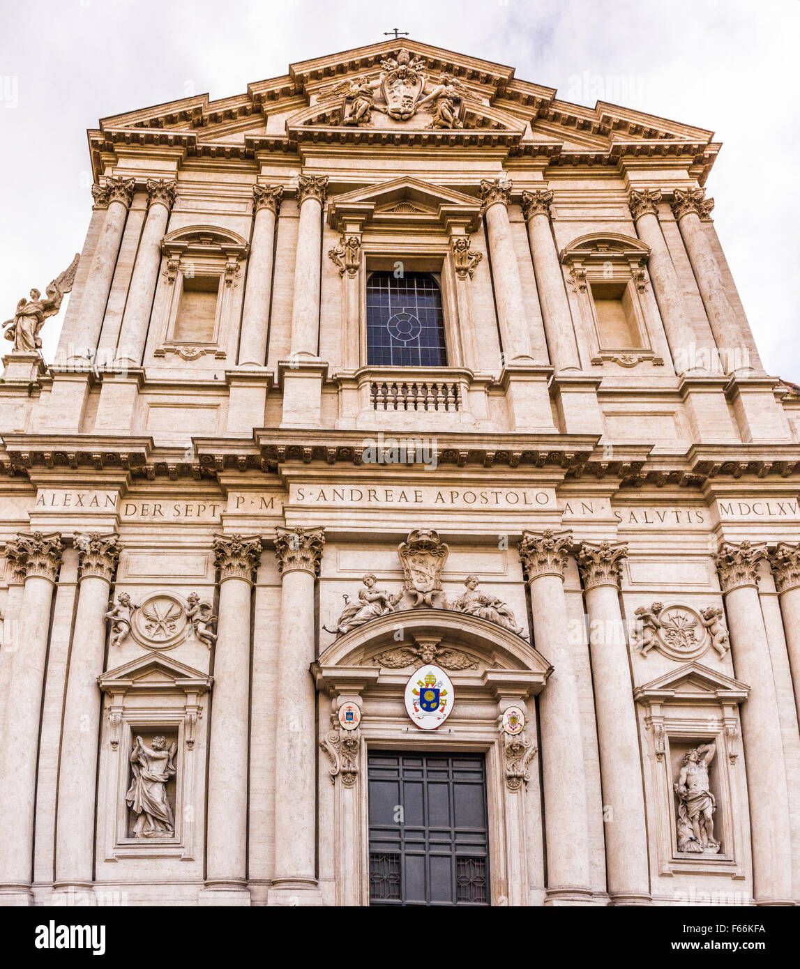 Roma città eterna, architettoniche, antichi monumenti ed edifici storici: la chiesa dedicata a Sant'Andrea della Valle Foto Stock