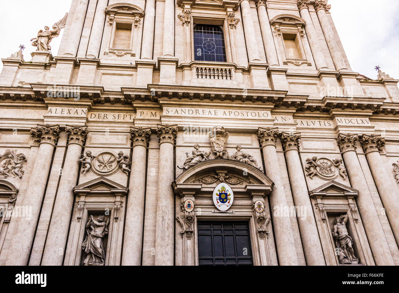 Roma città eterna, architettoniche, antichi monumenti ed edifici storici: la chiesa dedicata a Sant'Andrea della Valle Foto Stock