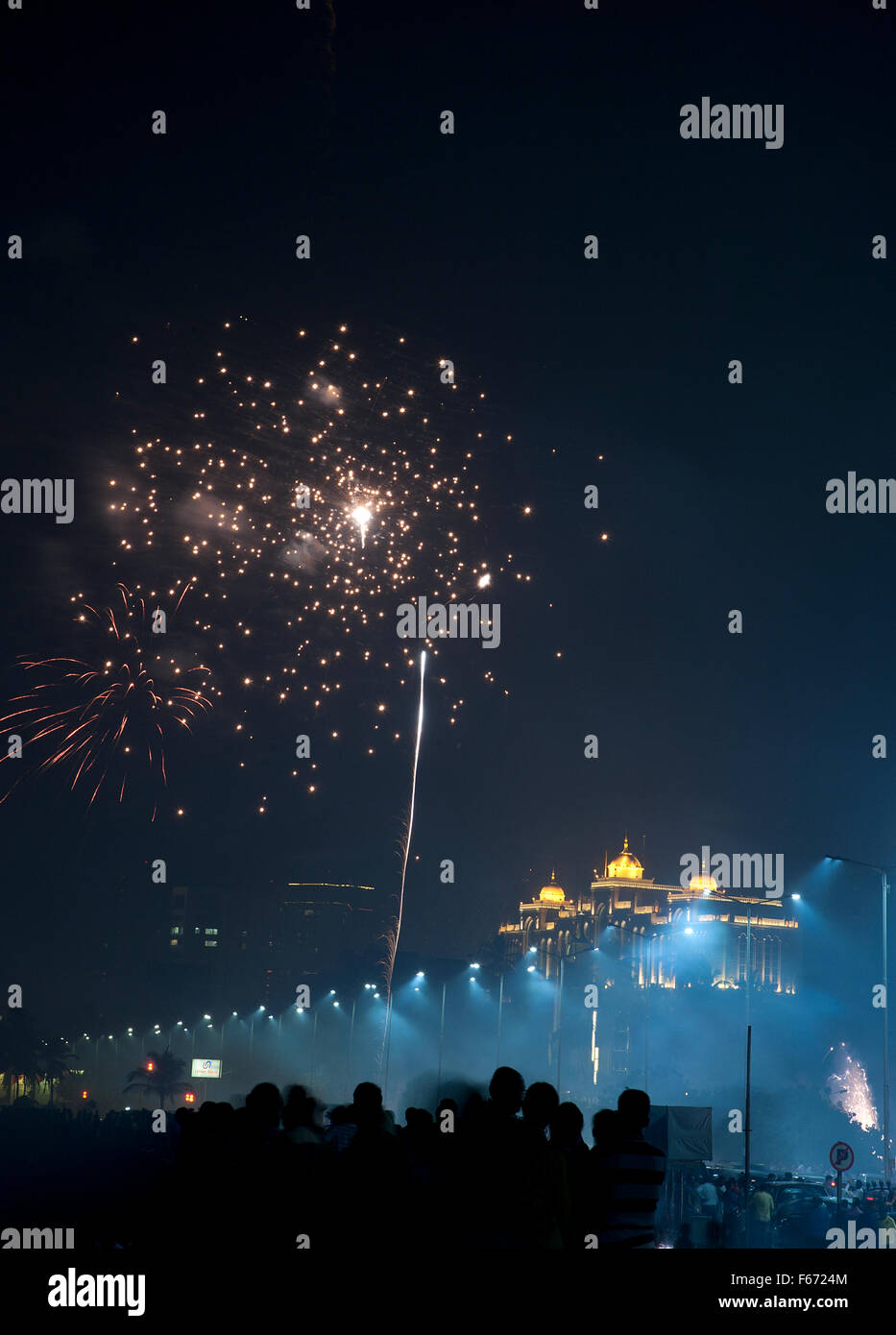 L immagine del fuoco lavora al Marine Drive è stata presa in Mumbai, India Foto Stock