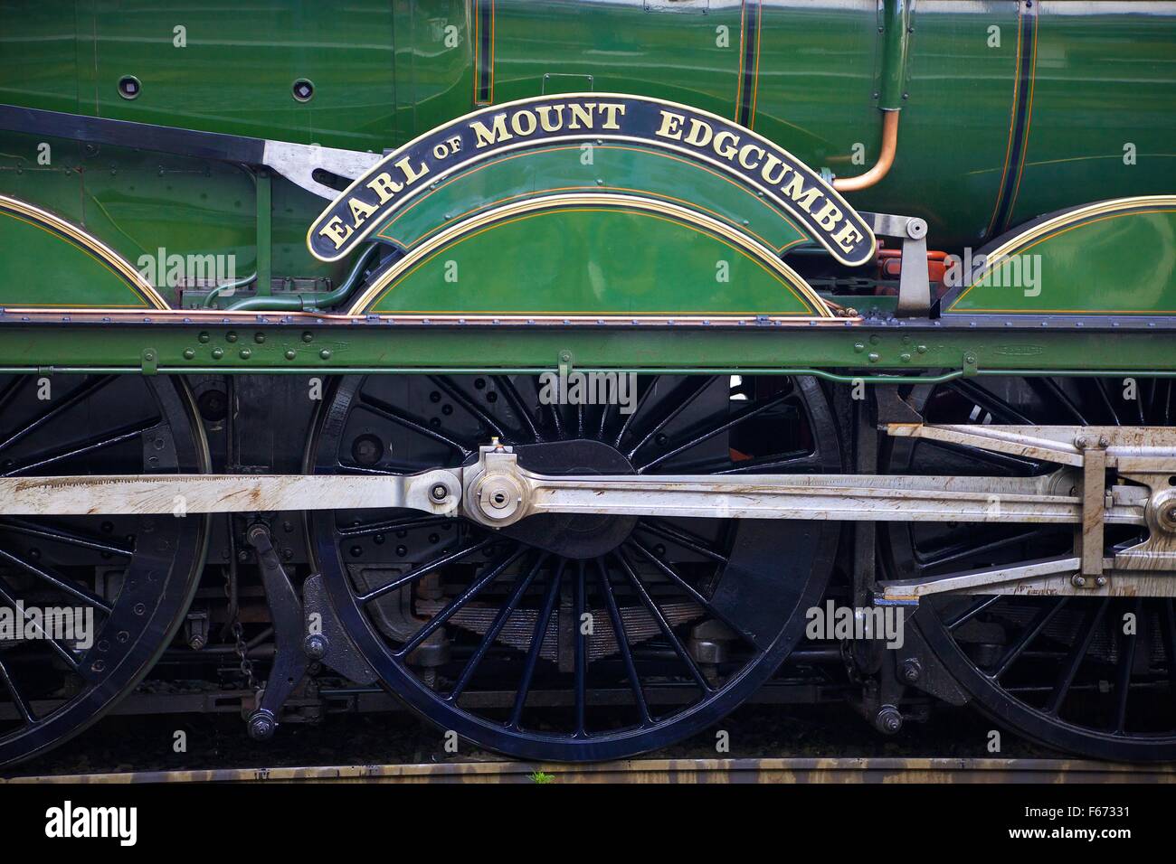 Targhetta del nome 5043 sulla cabina del treno a vapore GWR Classe Castello 4-6-0 Earl di Mount Edgcumbe. Carlisle stazione ferroviaria, Cumbria, Regno Unito. Foto Stock