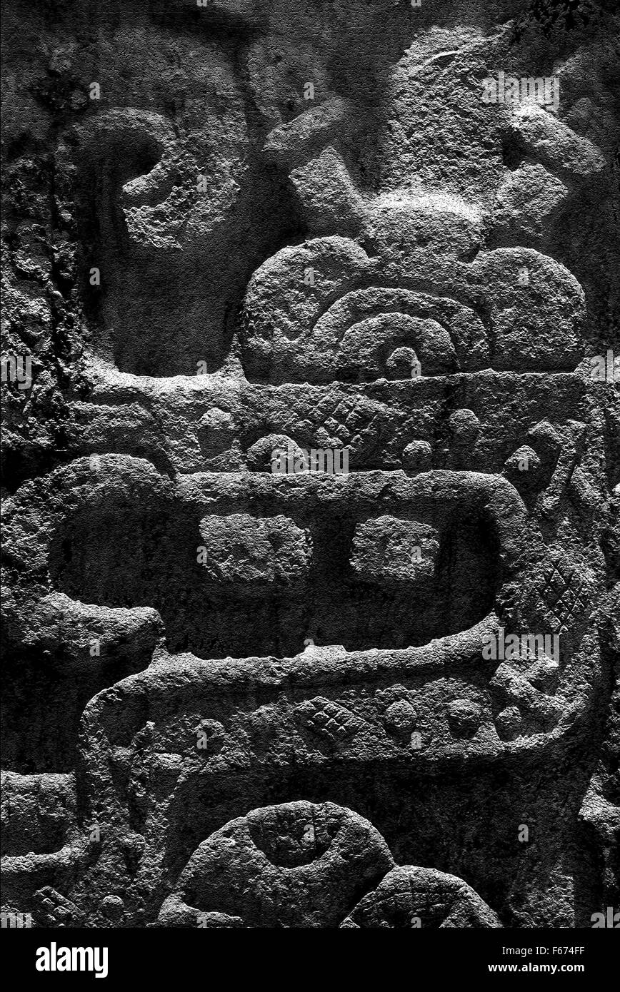 L'incisione astratto nel vecchio tempio di Chichen Itza messico Foto Stock