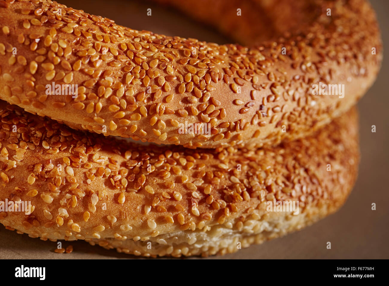 Simit, il turco anelli di pane Foto Stock