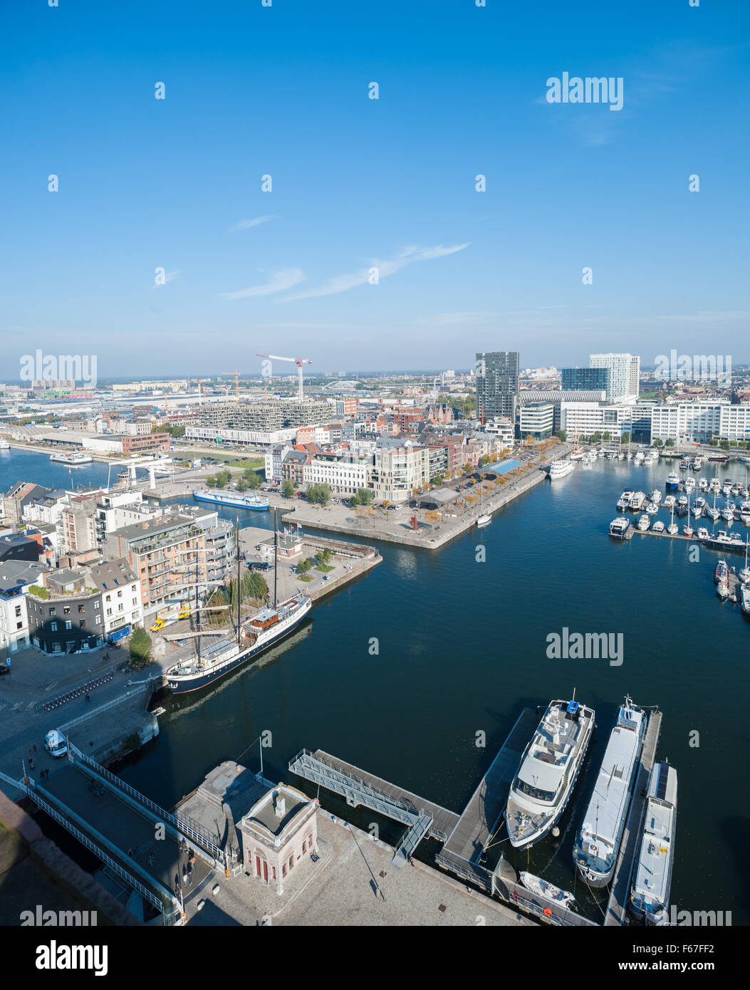 Belgio, Anversa, volo d'uccello della Willemdok Foto Stock