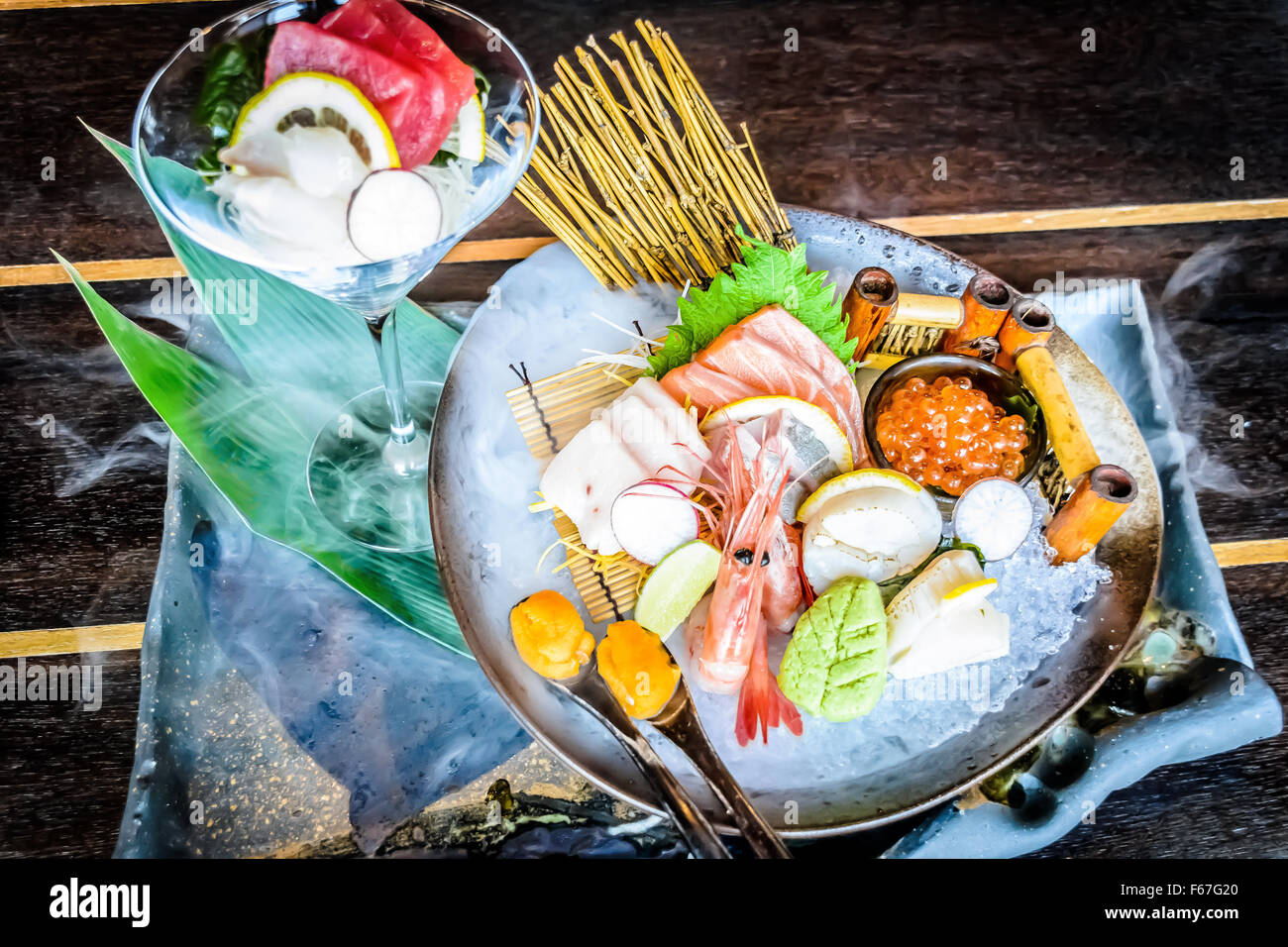 Sashimi Moriawase Chef's scelte di 3 tipi di sashimi Foto Stock